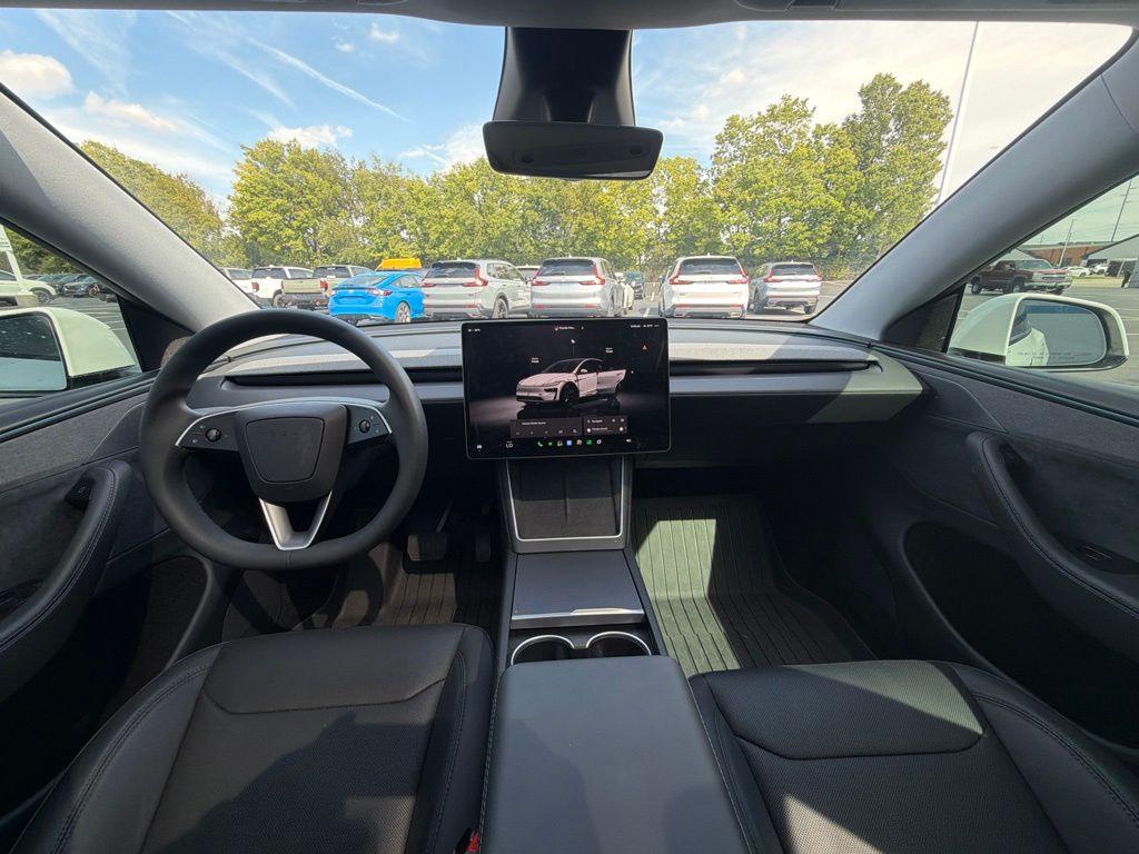 2026 Tesla MODEL Y STANDARD RANGE — фото 12
