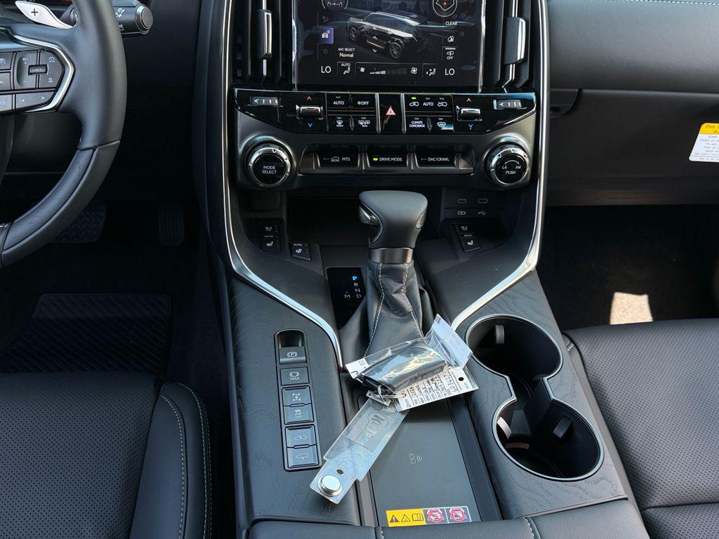 صورة 13 لـ 2026 Lexus LX 600 LUXURY