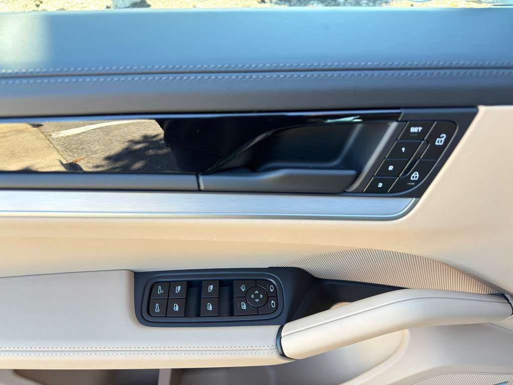 PORSCHE CAYENNE - 8