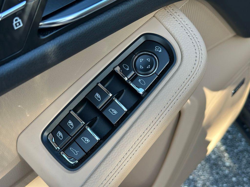 صورة 7 لـ 2026 Porsche MACAN