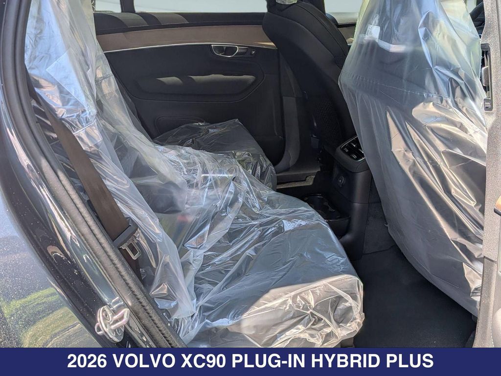 2026 Volvo XC90 PLUG-IN HYBRID PLUS, T8 AWD, ELECTRIC/GASOLIN thumbnail 28