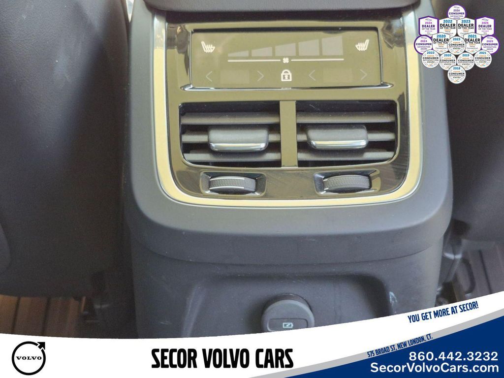 2025 Volvo XC90 PLUG-IN HYBRID PLUS — фото 17