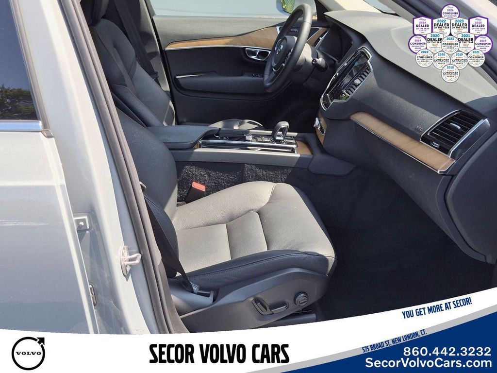 2025 Volvo XC90 PLUG-IN HYBRID PLUS — фото 28