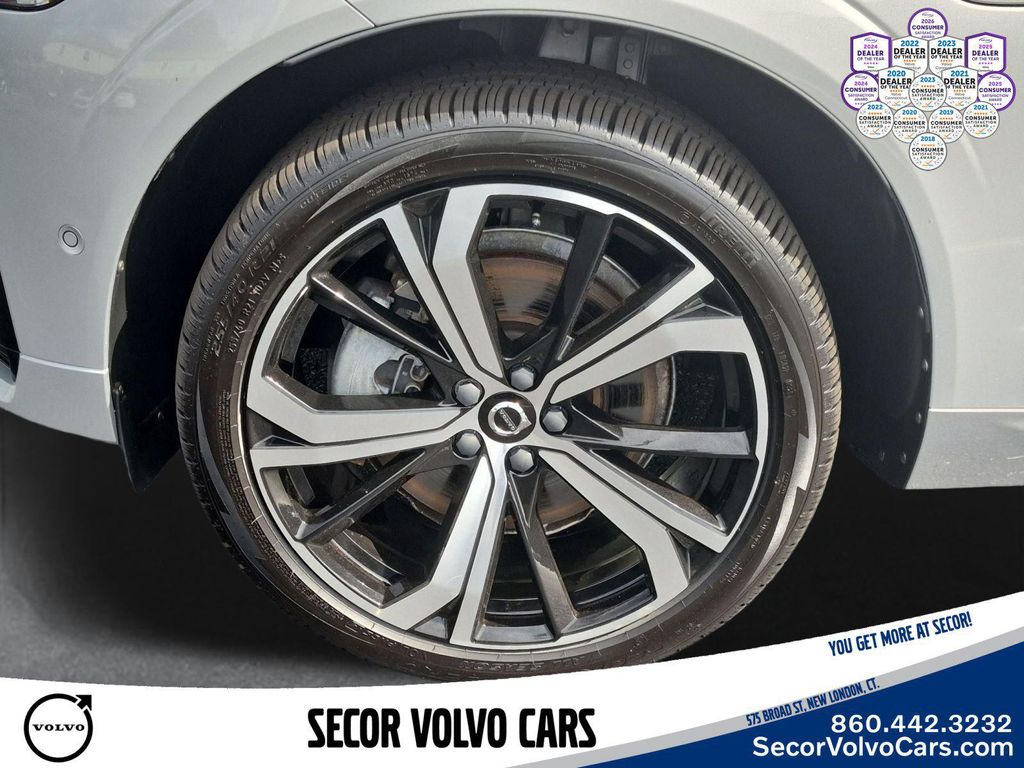 2024 Volvo XC60 RECHARGE PLUG-IN HYBRID ULTIMATE DARK THEME 缩略图 26