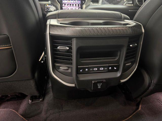 صورة مصغرة 31 لـ 2026 RAM 1500 TUNGSTEN