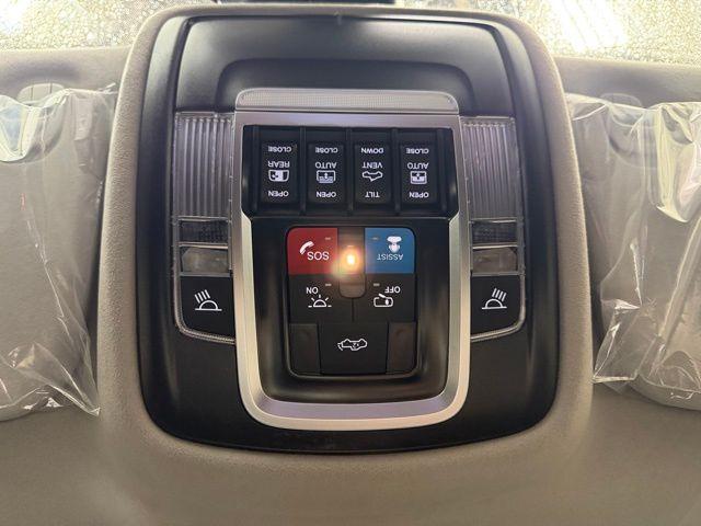 صورة مصغرة 26 لـ 2026 RAM 1500 TUNGSTEN
