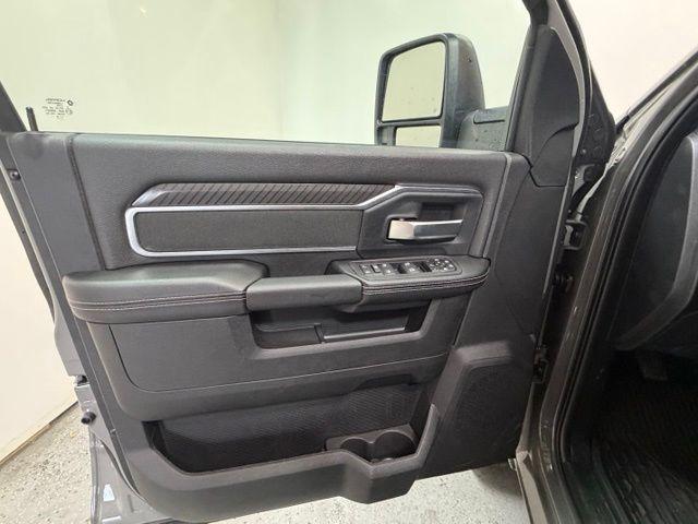 2026 RAM 3500 BIG HORN thumbnail 15
