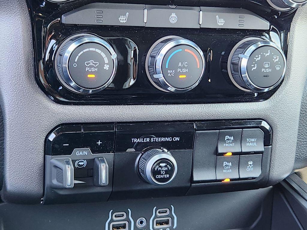 2026 RAM 1500 BIG HORN/LONE STAR — миниатюра 11