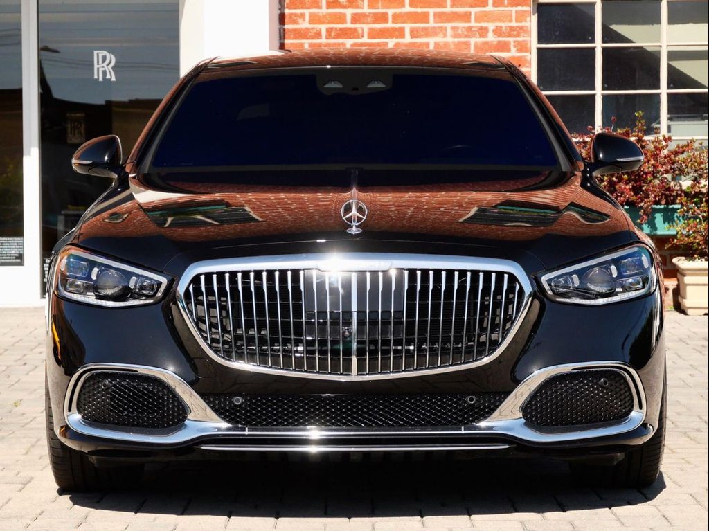 صورة 3 لـ 2021 Mercedes-BENZ MAYBACH