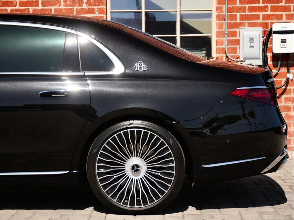 صورة 7 لـ 2021 Mercedes-BENZ MAYBACH