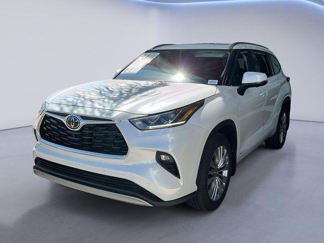 New 2026 Toyota Highlander Hybrid Platinum