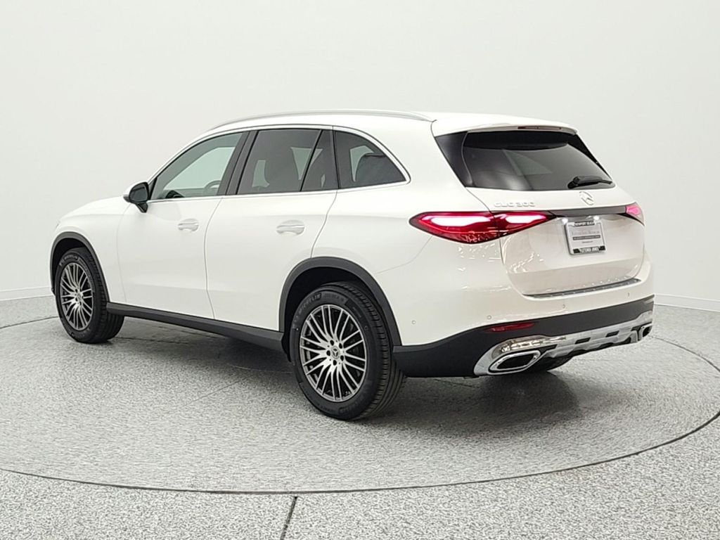 MERCEDES-BENZ GLC - 7
