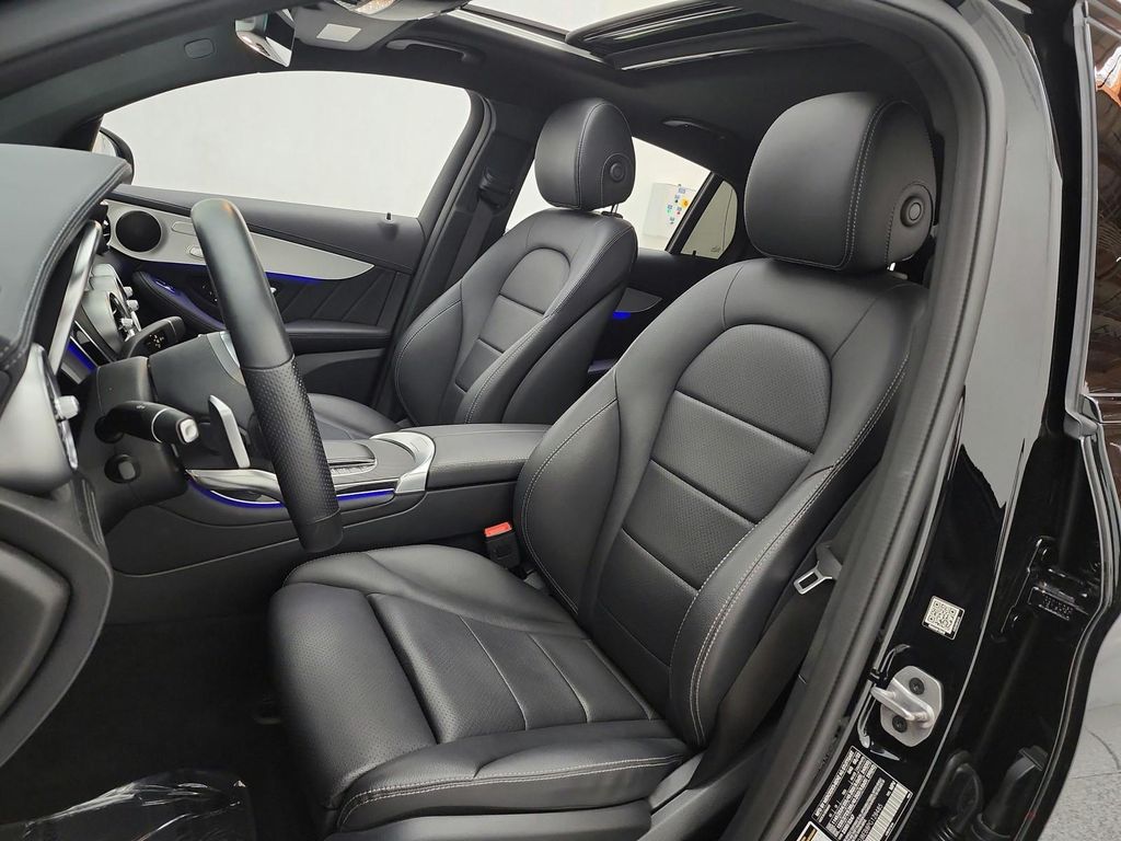 MERCEDES-BENZ GLC - 10