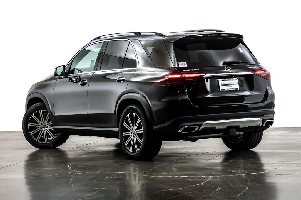 2026 Mercedes-BENZ GLE — миниатюра 12