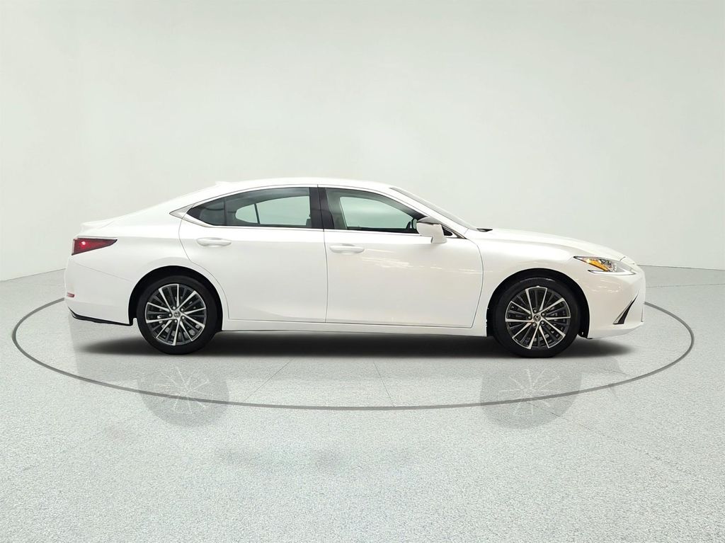صورة 4 لـ 2024 Lexus ES 350 BASE