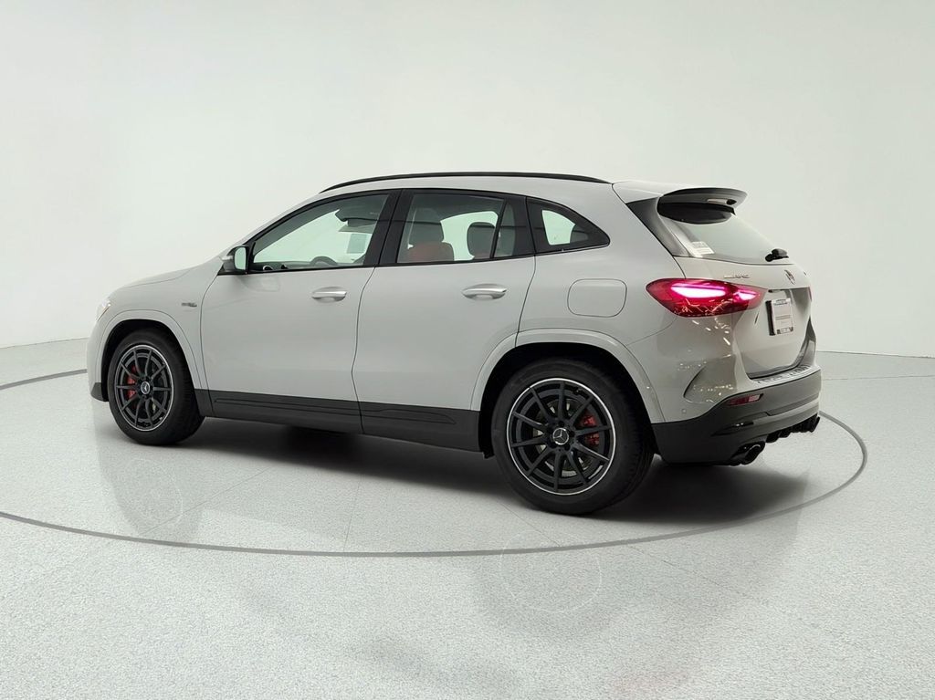 صورة 7 لـ 2026 Mercedes-BENZ AMG GLA 35 4MATIC