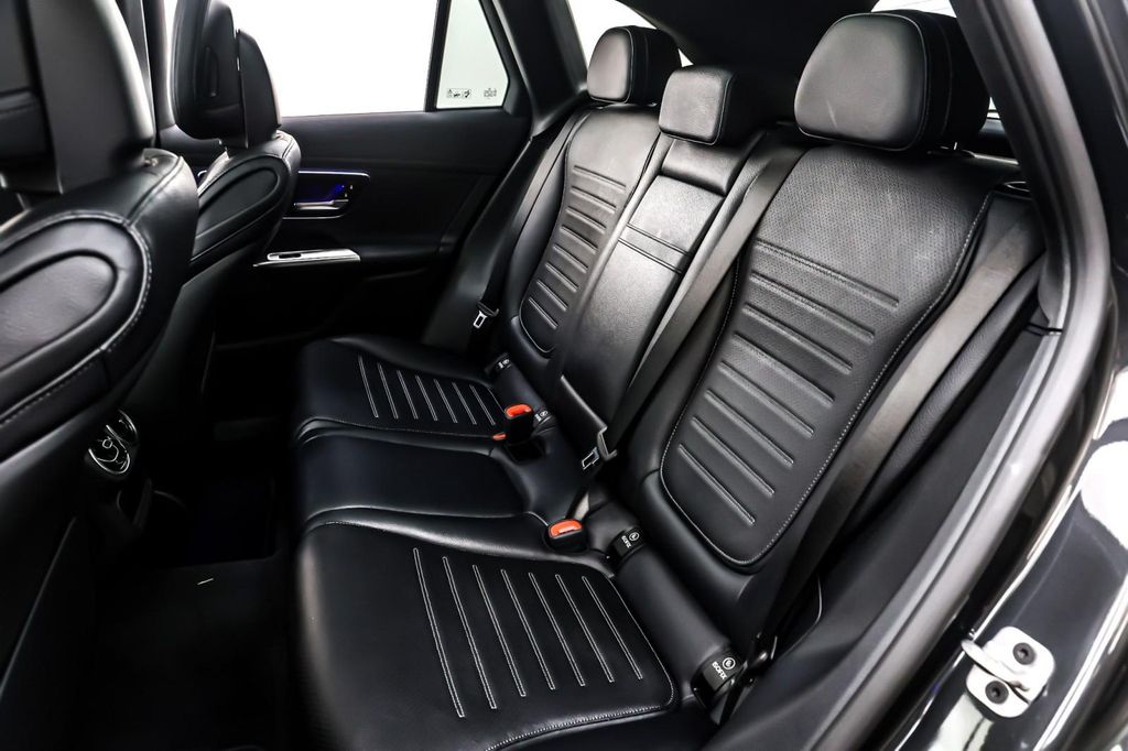 MERCEDES-BENZ GLC - 8