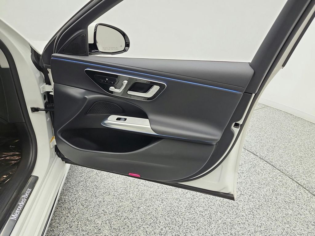 2025 Mercedes-BENZ E-CLASS — миниатюра 21