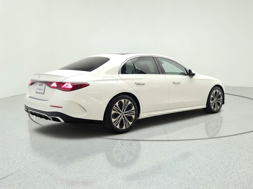 صورة 5 لـ 2025 Mercedes-BENZ E-CLASS