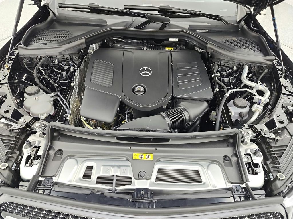 2026 Mercedes-BENZ GLC — миниатюра 13