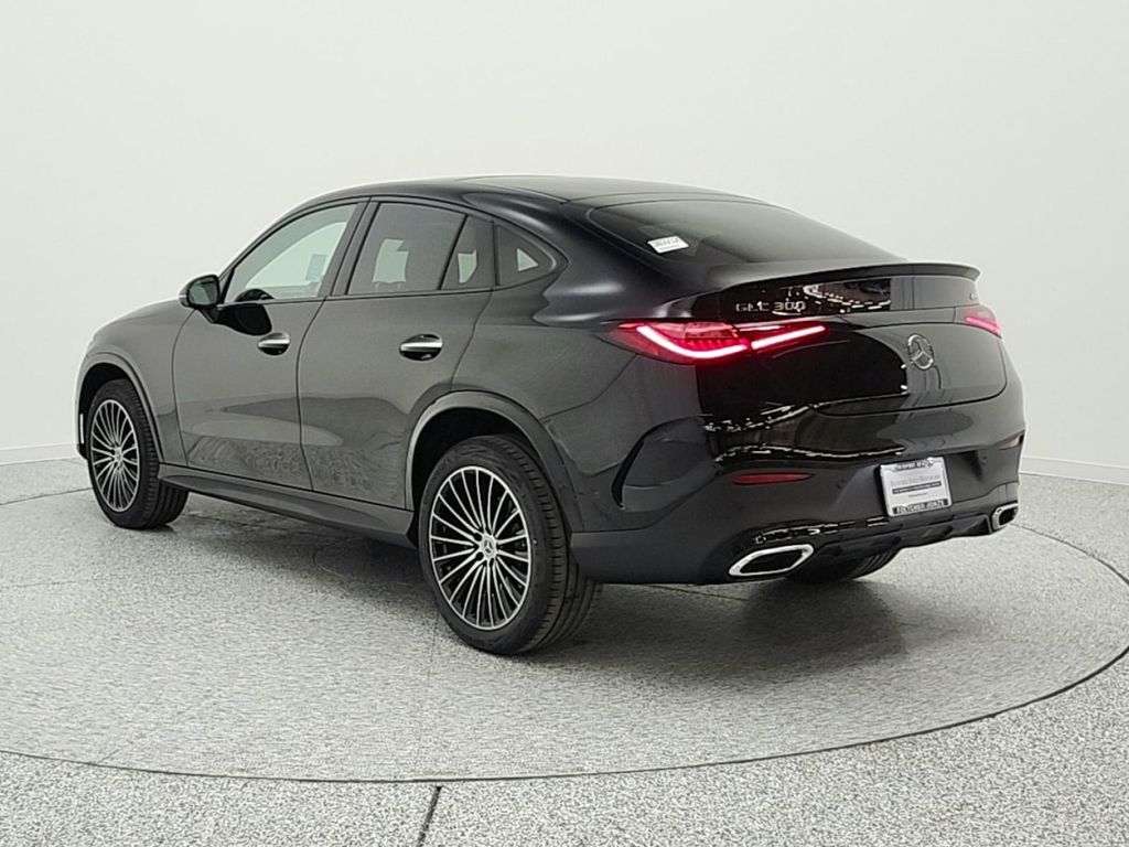 MERCEDES-BENZ GLC - 7