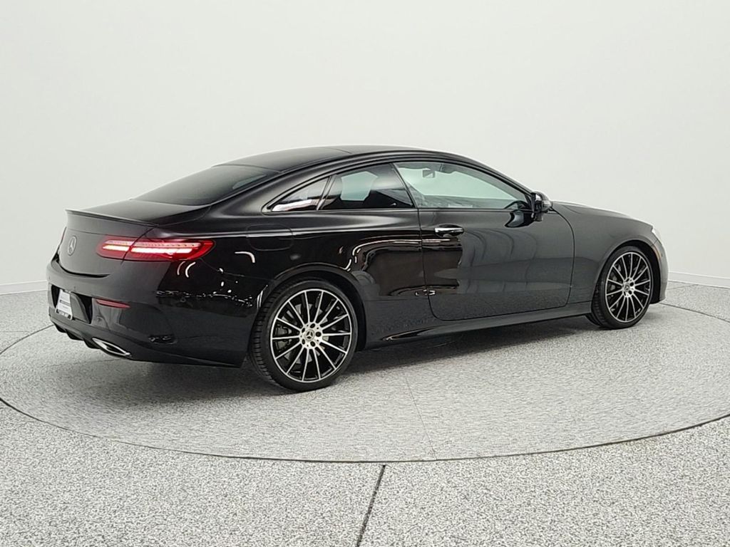 MERCEDES-BENZ E-CLASS - 5