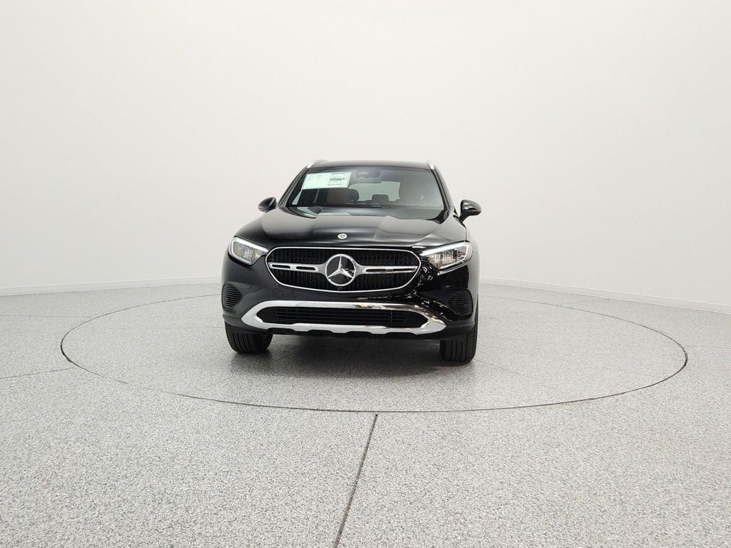 2026 Mercedes-BENZ GLC photo 2