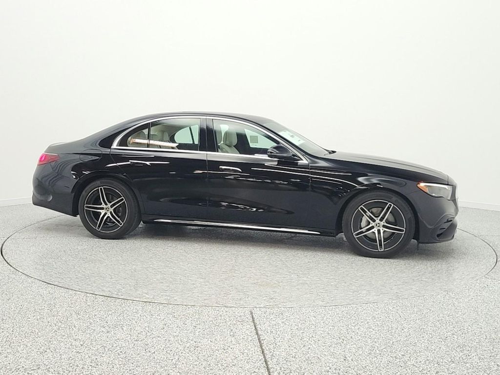 MERCEDES-BENZ E-CLASS - 4