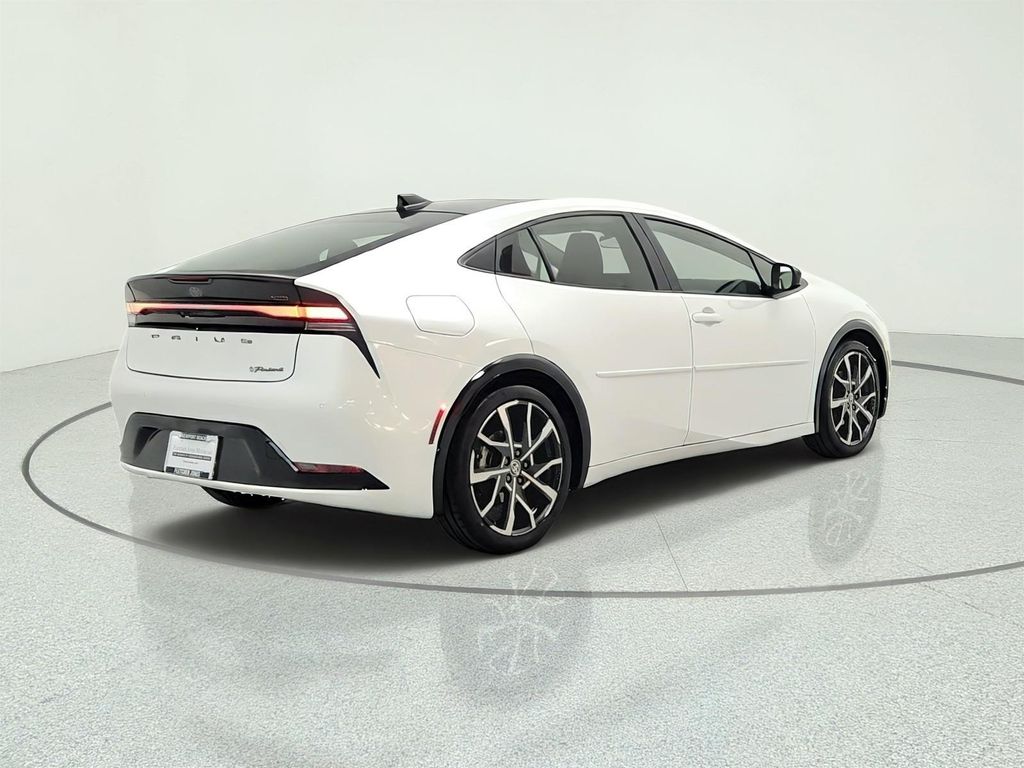 صورة 5 لـ 2024 Toyota PRIUS PRIME XSE