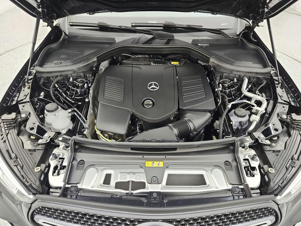 2026 Mercedes-BENZ GLC — миниатюра 12