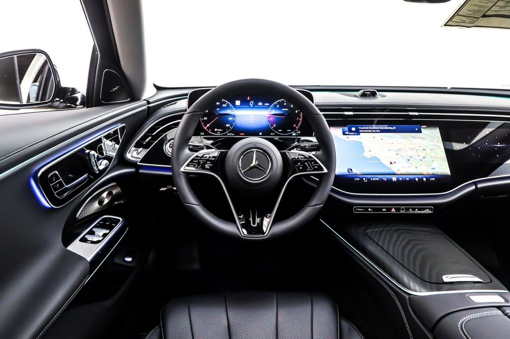 MERCEDES-BENZ E-CLASS - 4