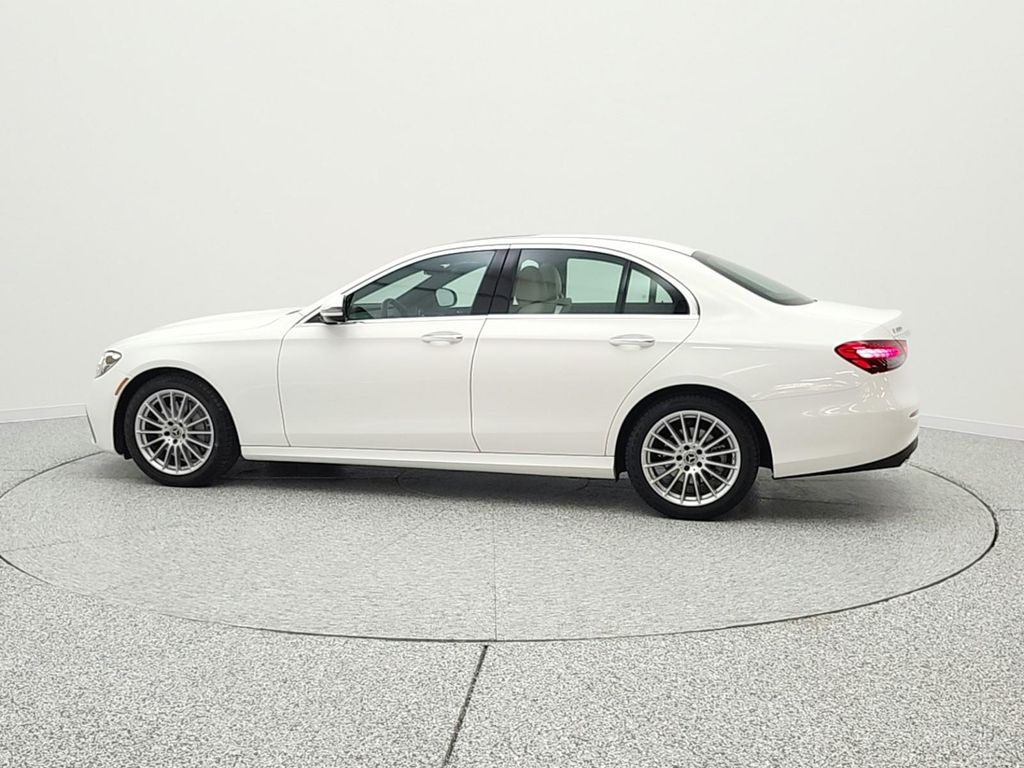 MERCEDES-BENZ E-CLASS - 8