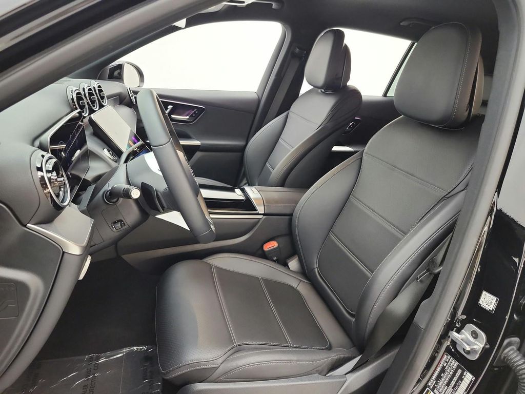 2026 Mercedes-BENZ GLC — миниатюра 21