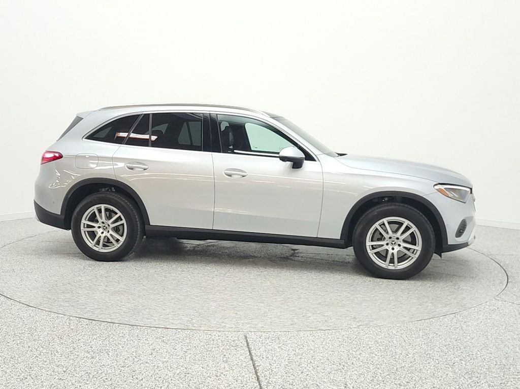 MERCEDES-BENZ GLC - 4