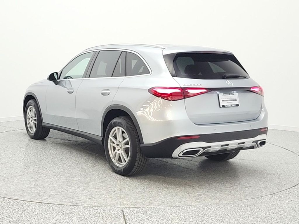 MERCEDES-BENZ GLC - 7