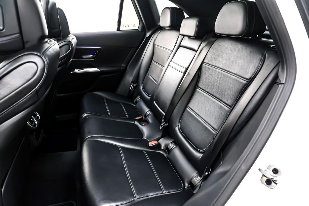 MERCEDES-BENZ GLC - 8