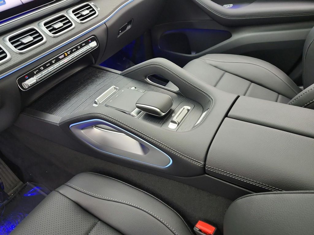 MERCEDES-BENZ GLS - 10