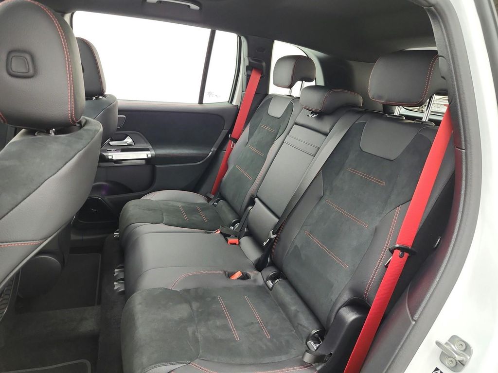 2026 Mercedes-BENZ AMG GLB 35 4MATIC 缩略图 11