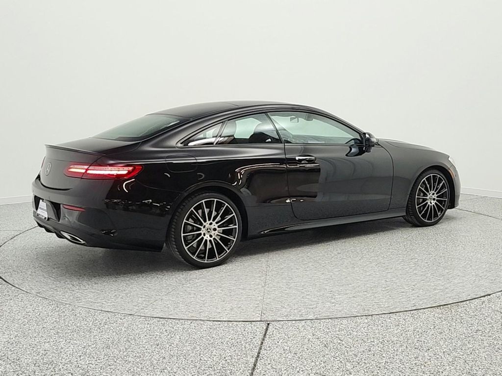 MERCEDES-BENZ E-CLASS - 5