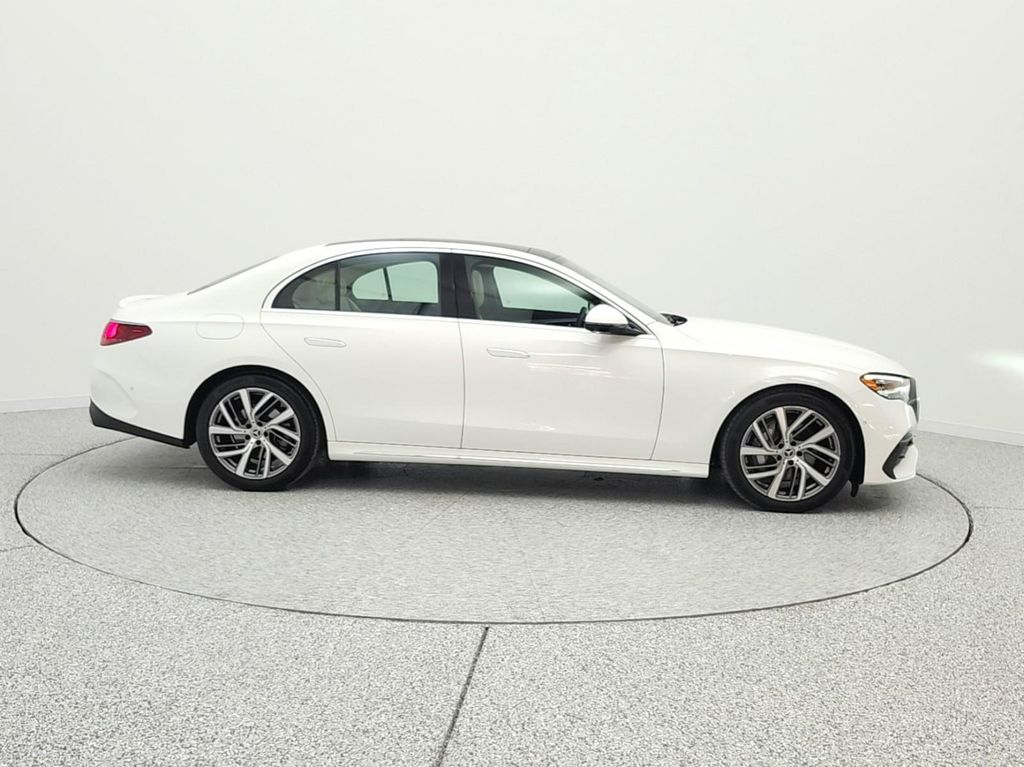 MERCEDES-BENZ E-CLASS - 4