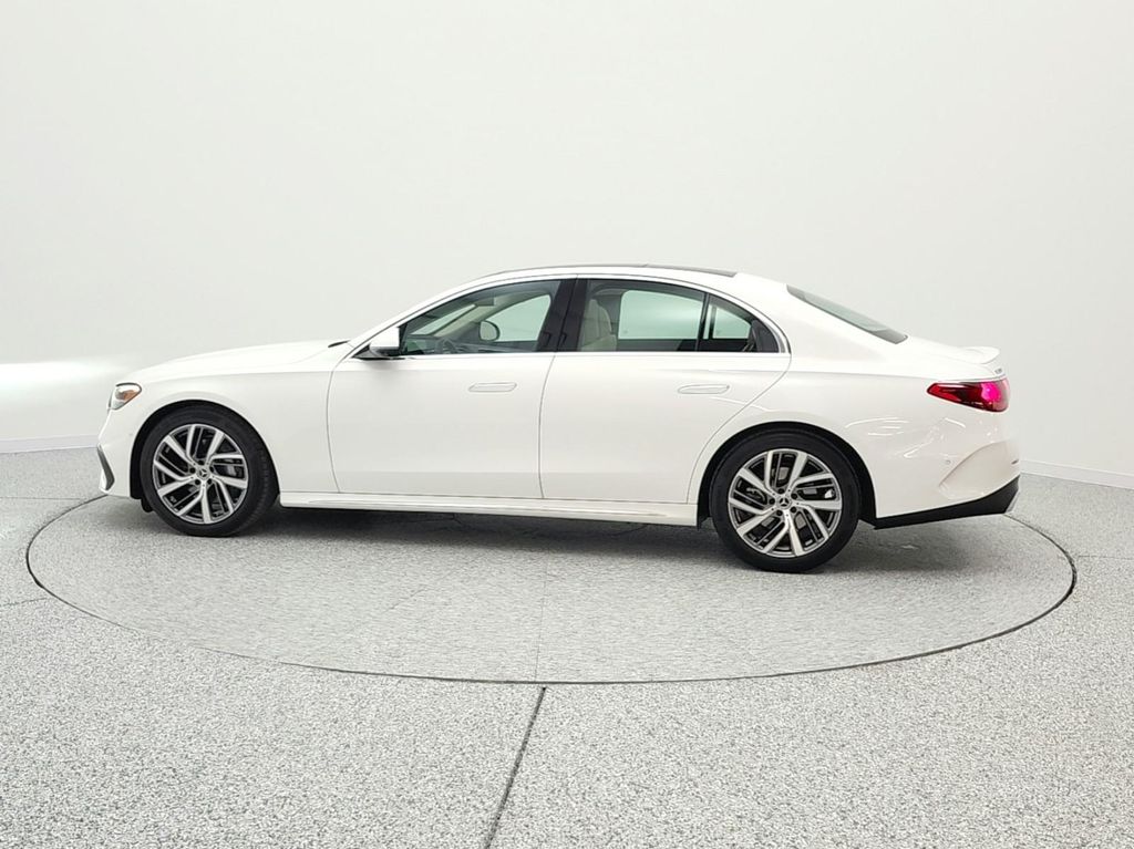 MERCEDES-BENZ E-CLASS - 8