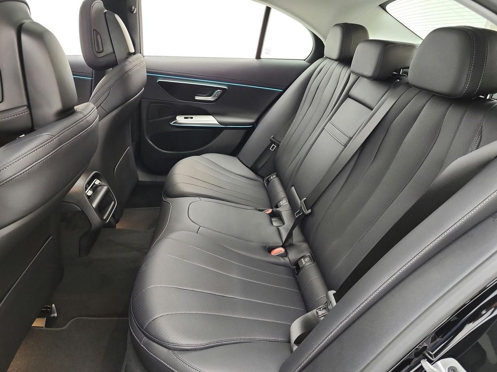صورة مصغرة 11 لـ 2026 Mercedes-BENZ E-CLASS