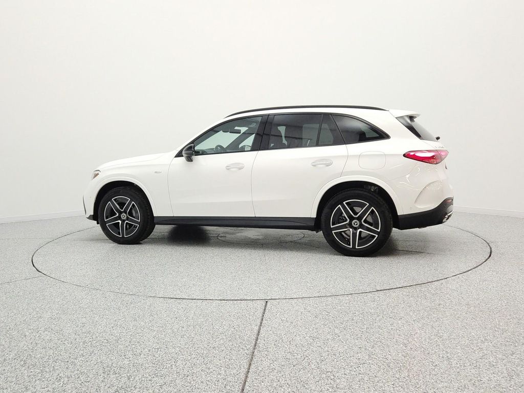 2025 Mercedes-BENZ GLC — фото 8
