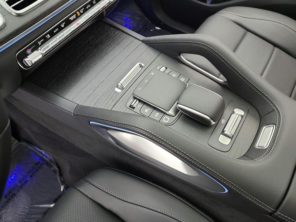 MERCEDES-BENZ GLS - 9