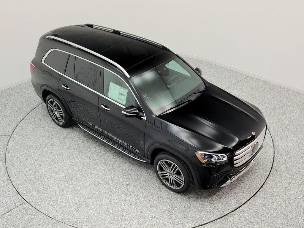 2026 Mercedes-BENZ GLS — миниатюра 18