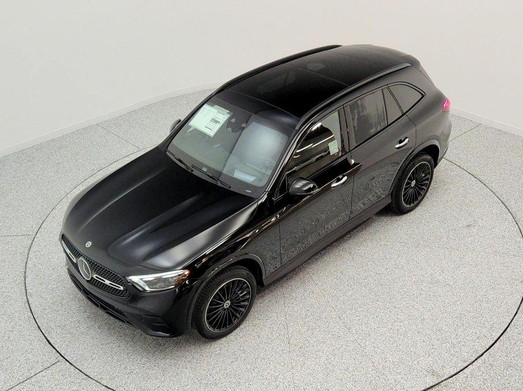 2026 Mercedes-BENZ GLC — миниатюра 16