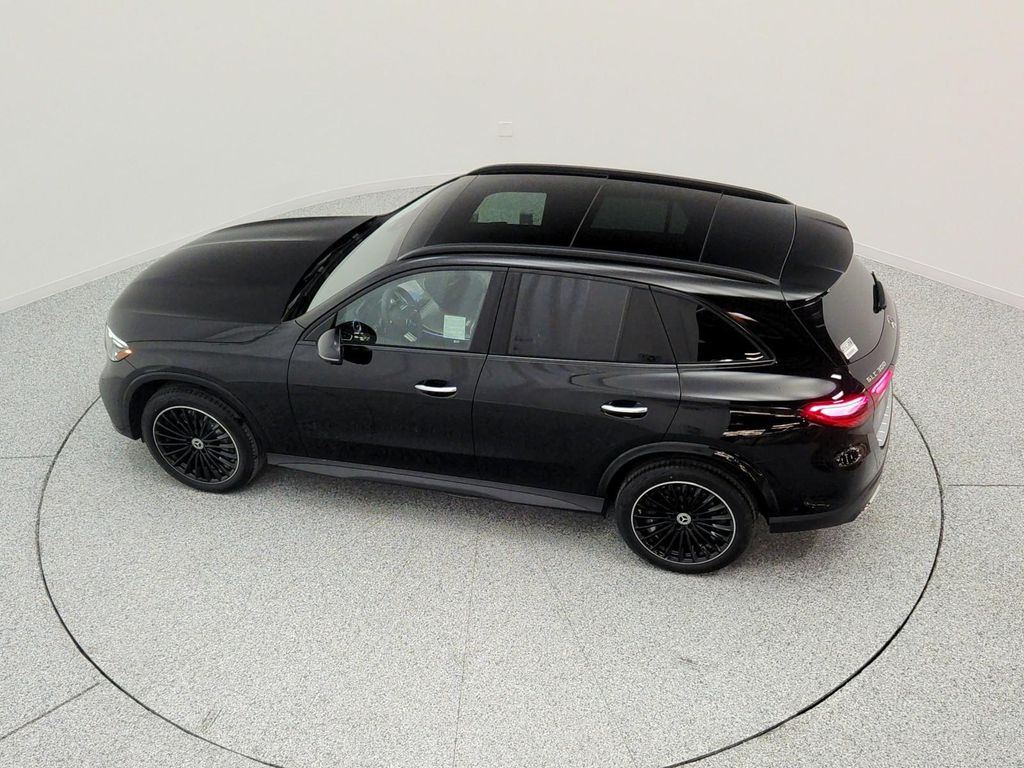 2026 Mercedes-BENZ GLC — миниатюра 23