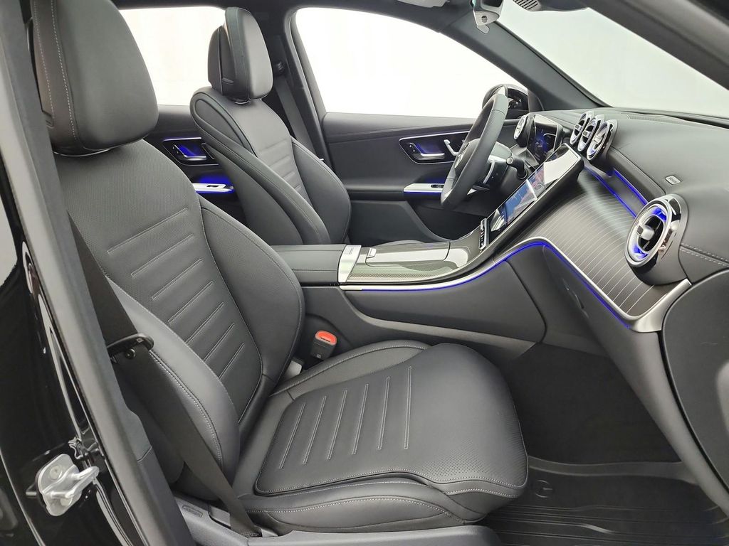 2026 Mercedes-BENZ GLC — миниатюра 14