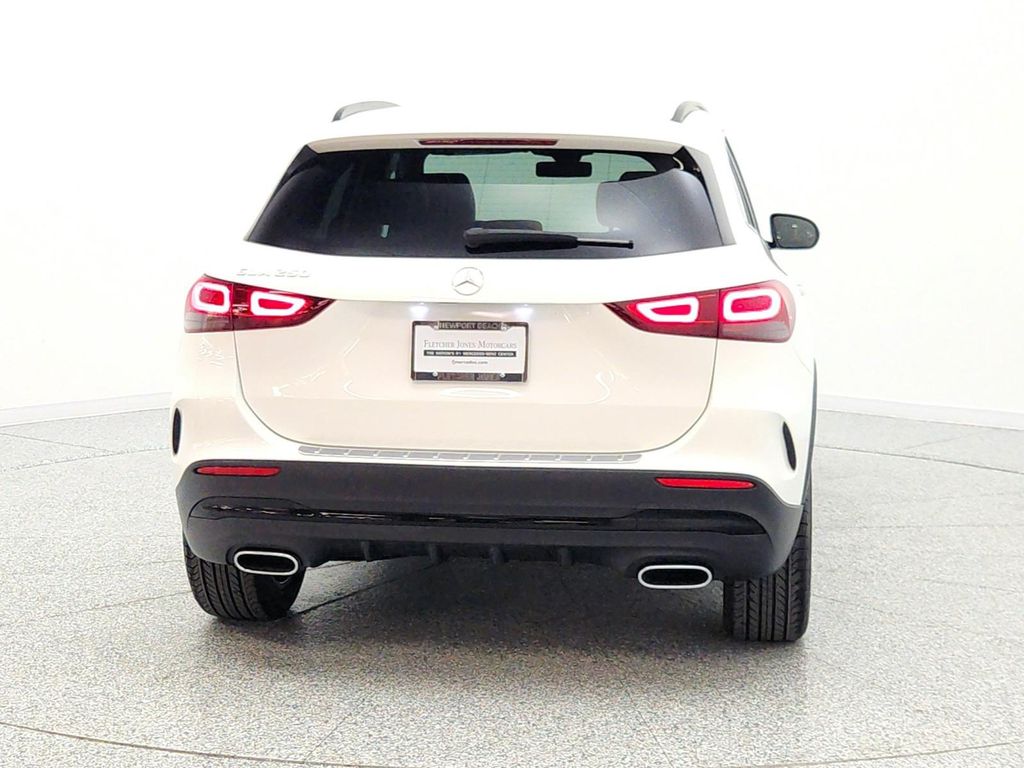 MERCEDES-BENZ GLA - 6