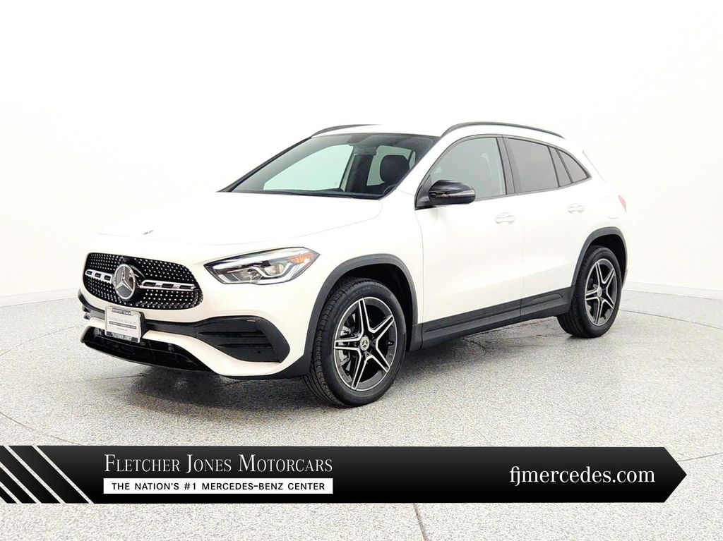 MERCEDES-BENZ GLA - 1